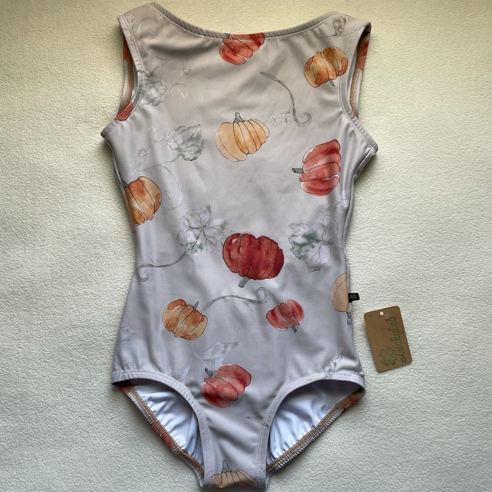 NWT Luckyleo Size M